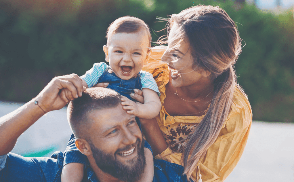 happy-white-family-min